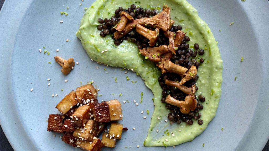 plat bistrot avec des champignons
